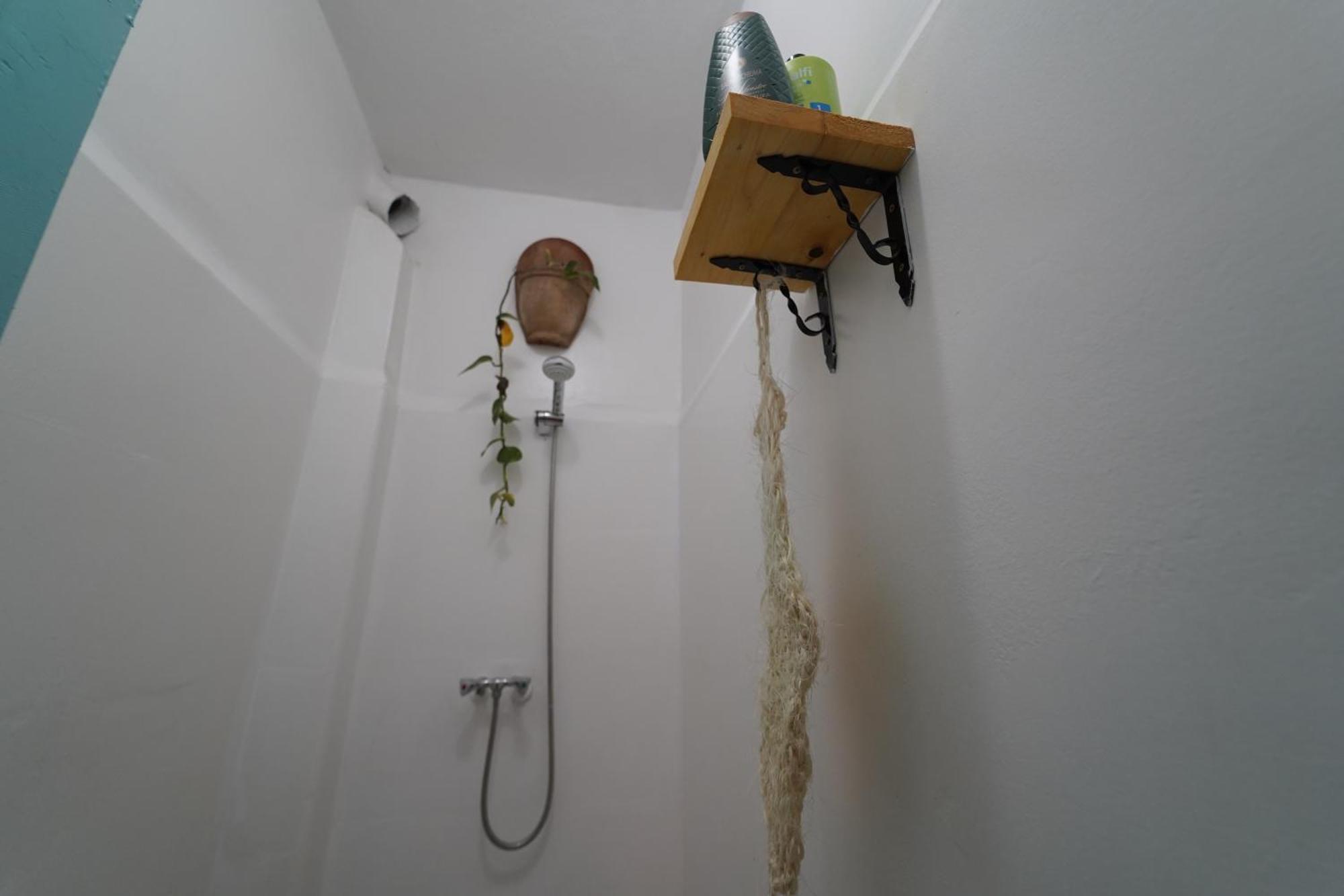 Anza Sets House Hostel *