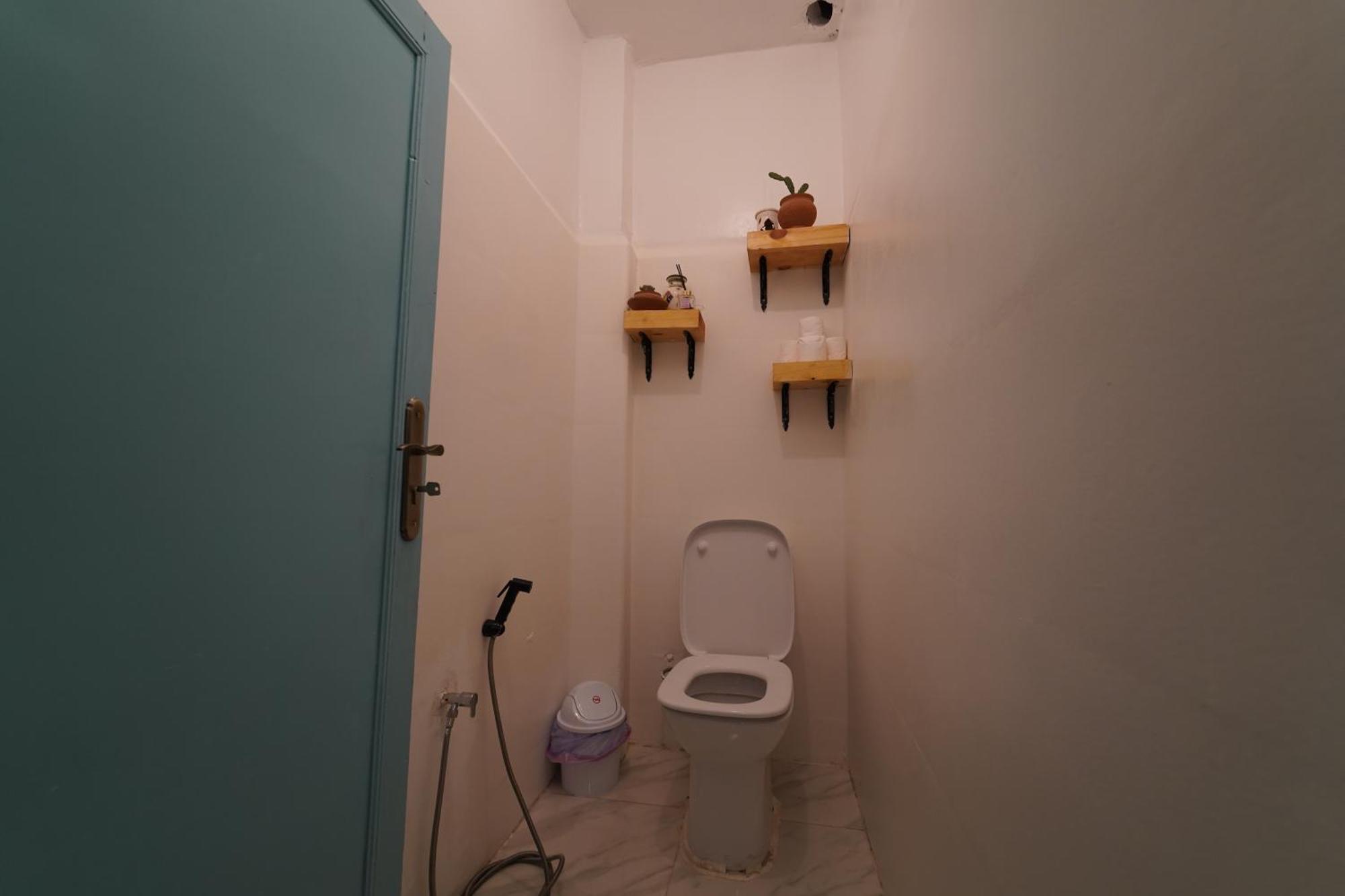 Anza Sets House *