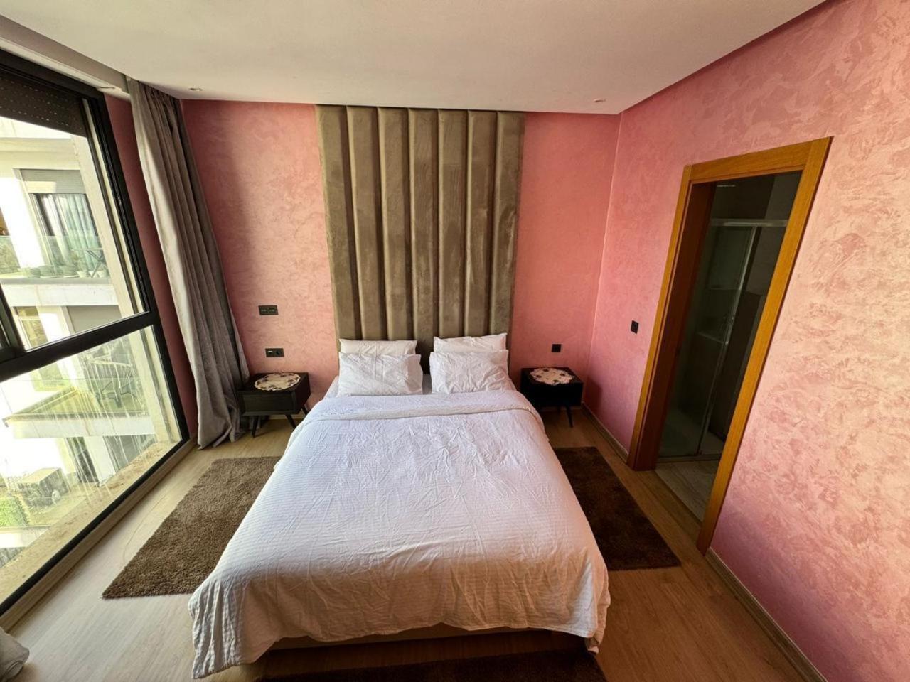 Appartement Bay's Upscale Urban Nest