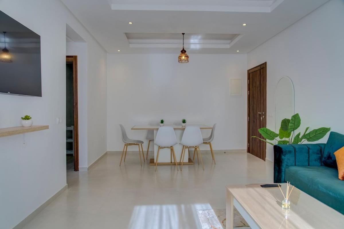 Chic & Cozy Sea View Apartment