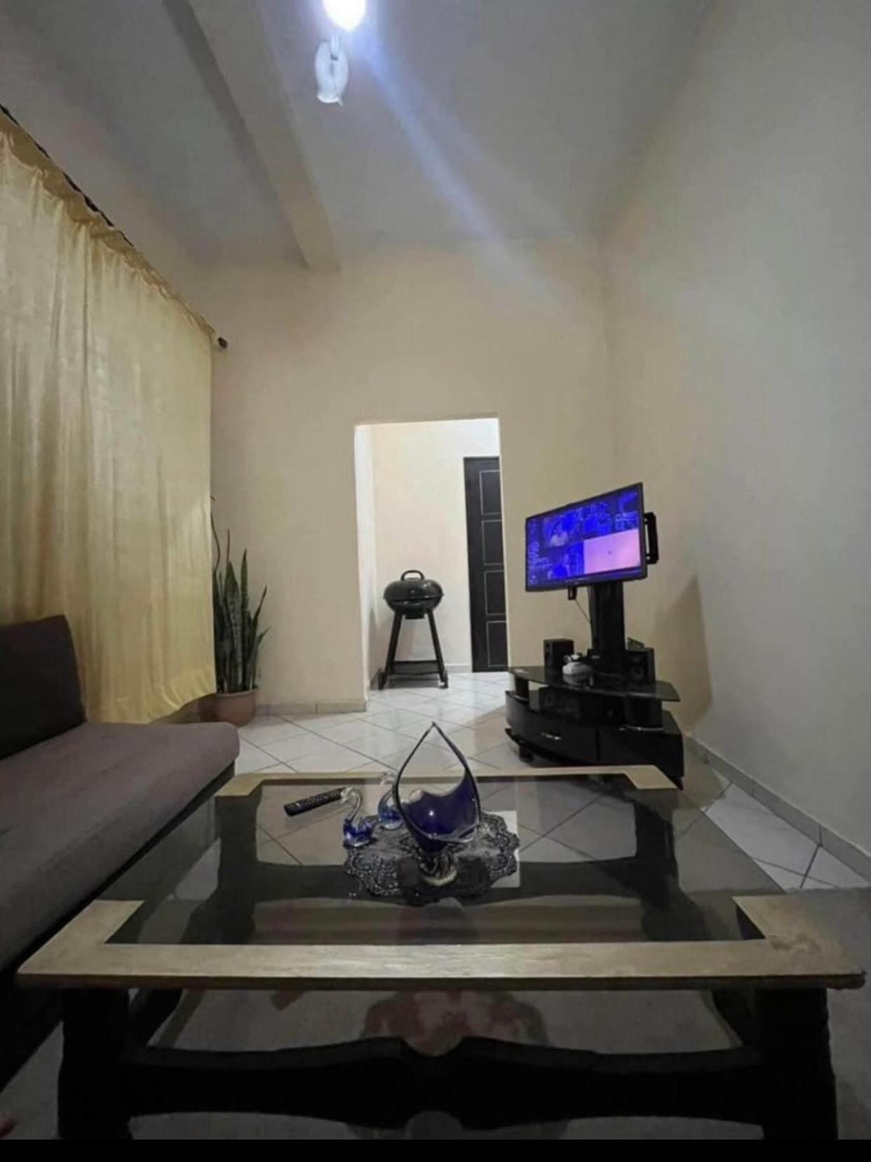 Studio Rez-de-chaussee Climatisee Au Centre Avec Wifi 5g Et Smart Tv Appartement