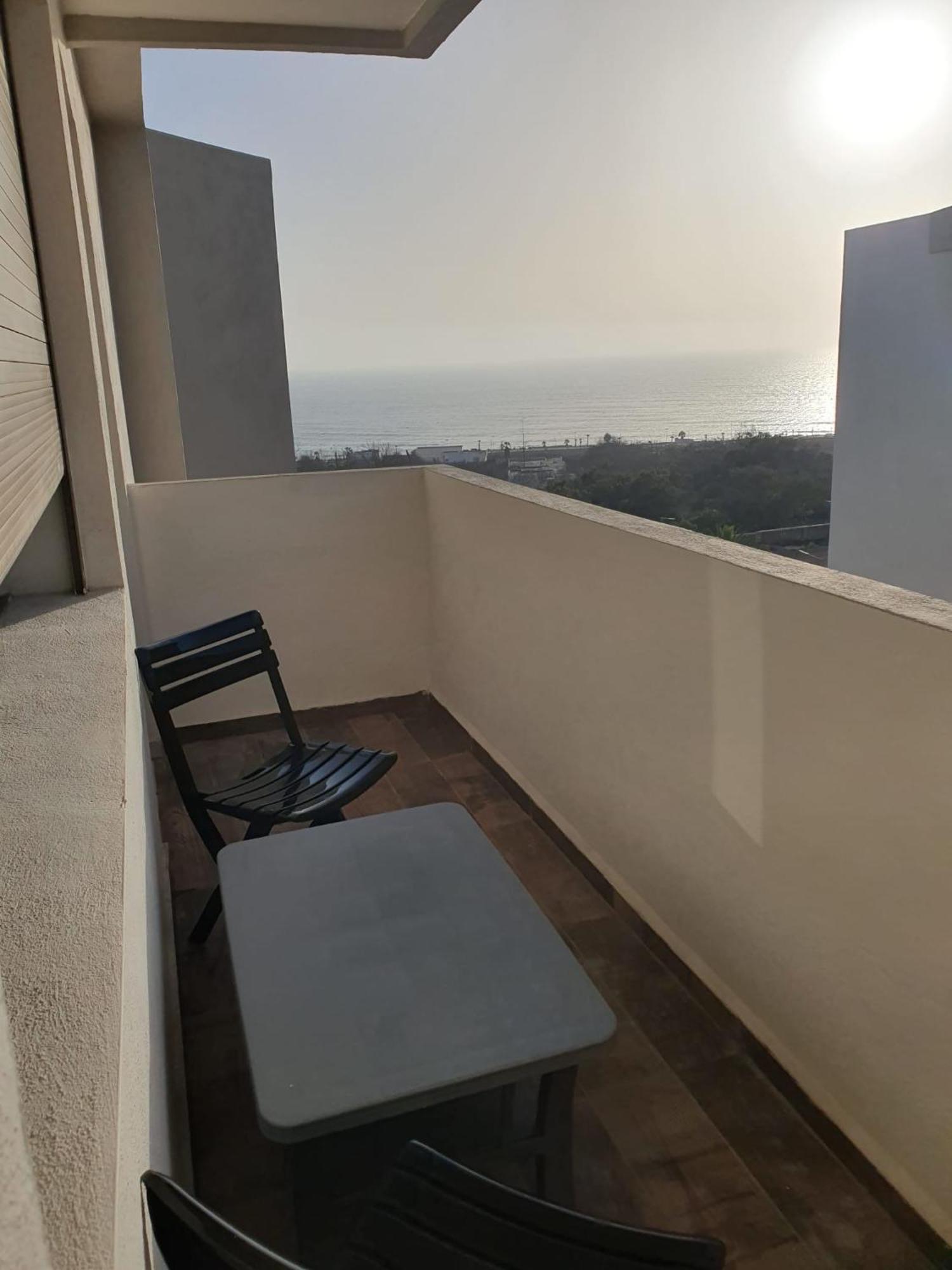 Standing Vue Apartment *