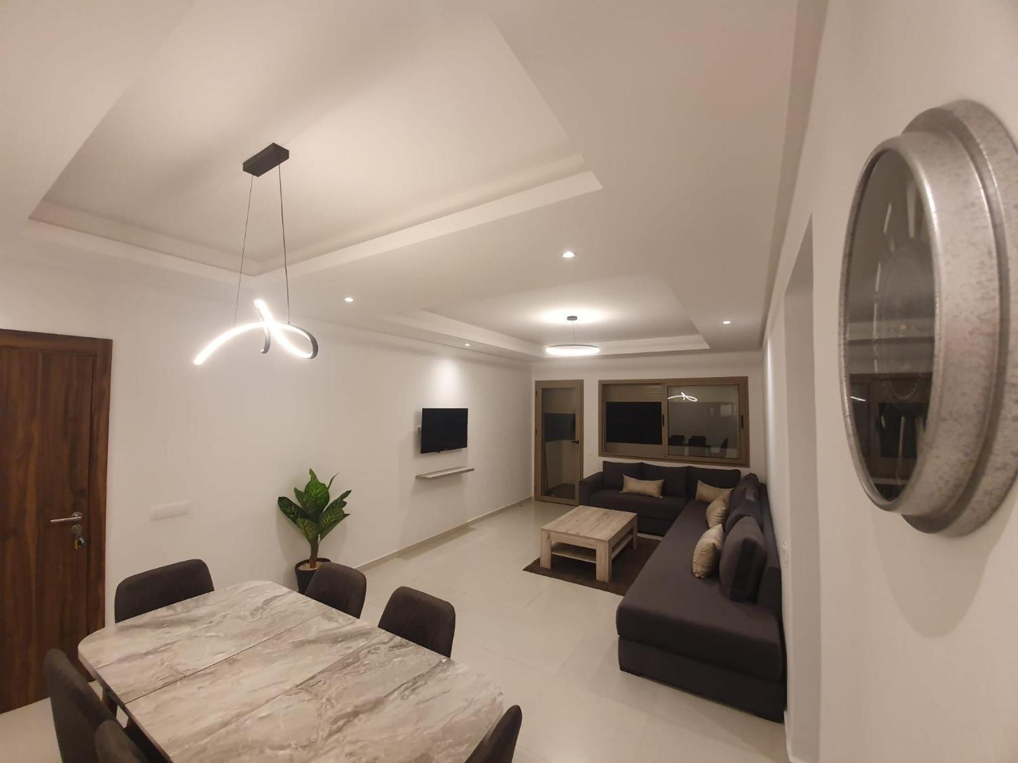 Standing Vue Apartment *