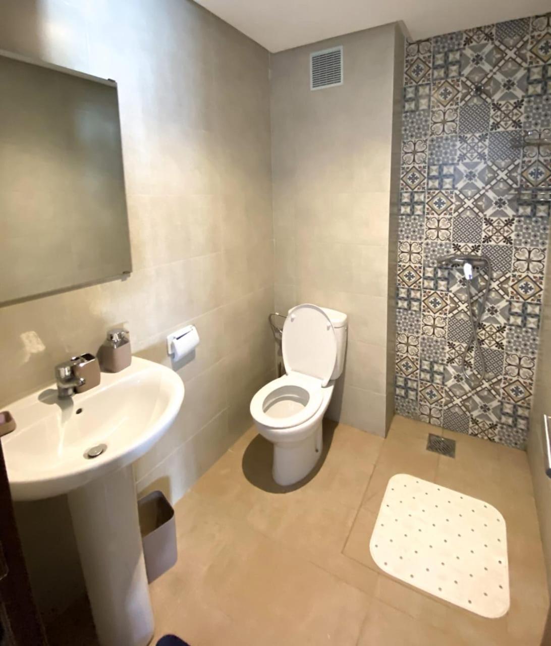 Standing Vue Apartment *