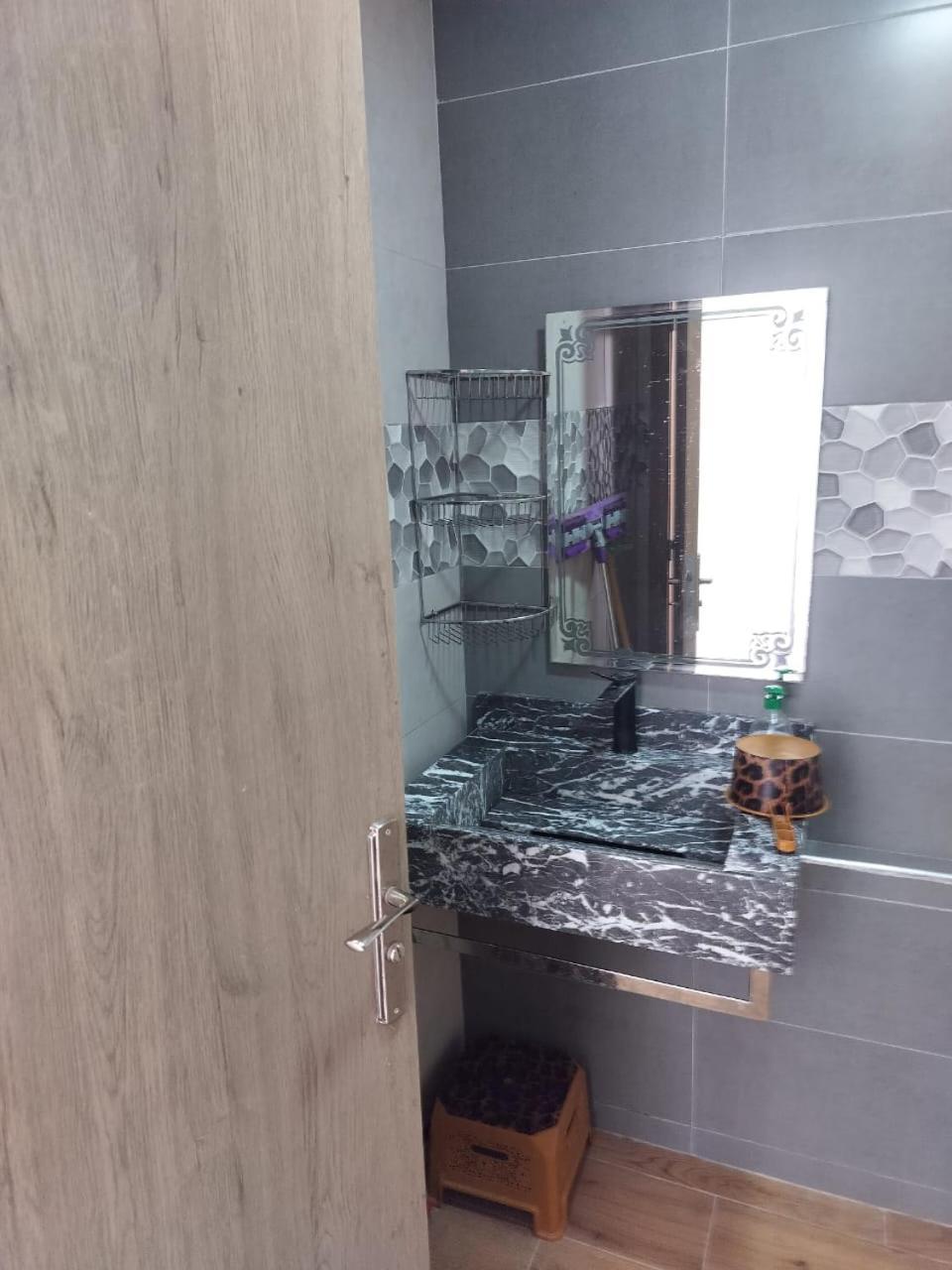 Aziz House Apartment *