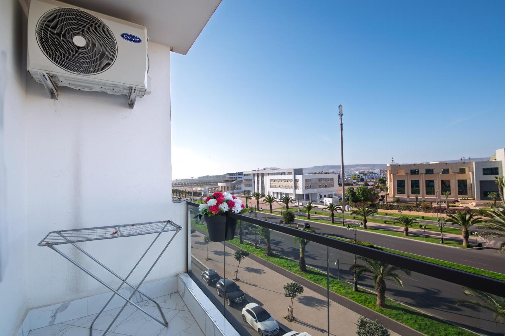Appartement Modern In The Center Of With Panoramic View
