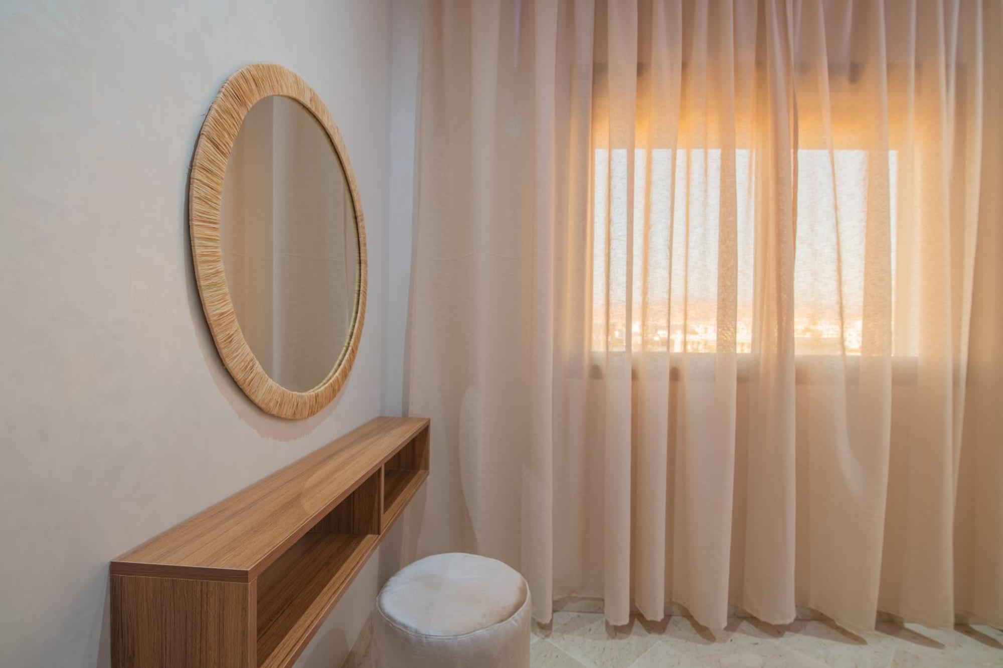 Modern In The Center Of With Panoramic View Appartement