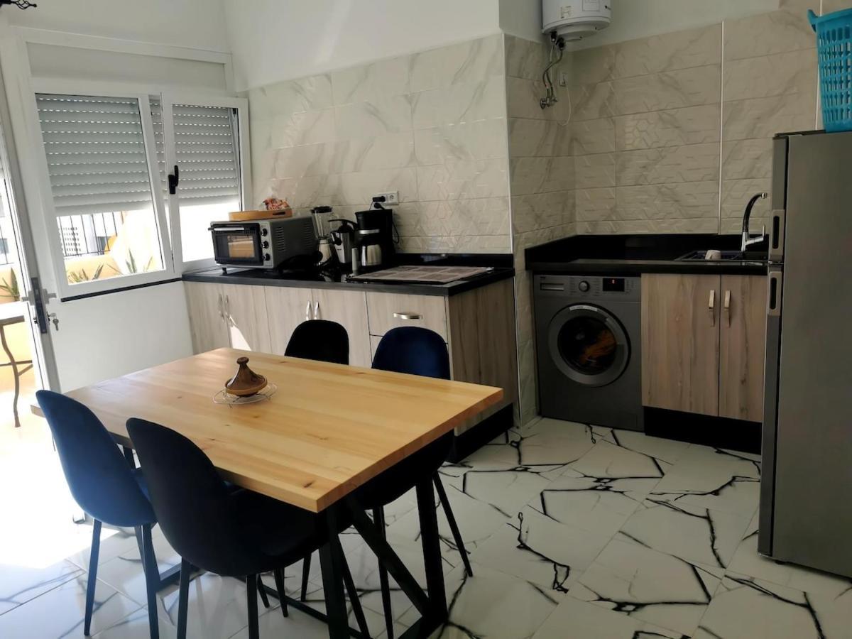 Apartment Centre *