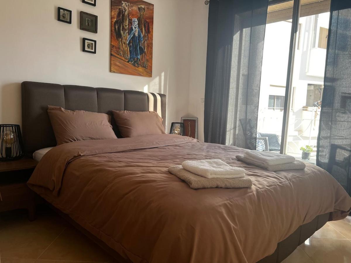 Apartment Stunning Modern In Heart Of *