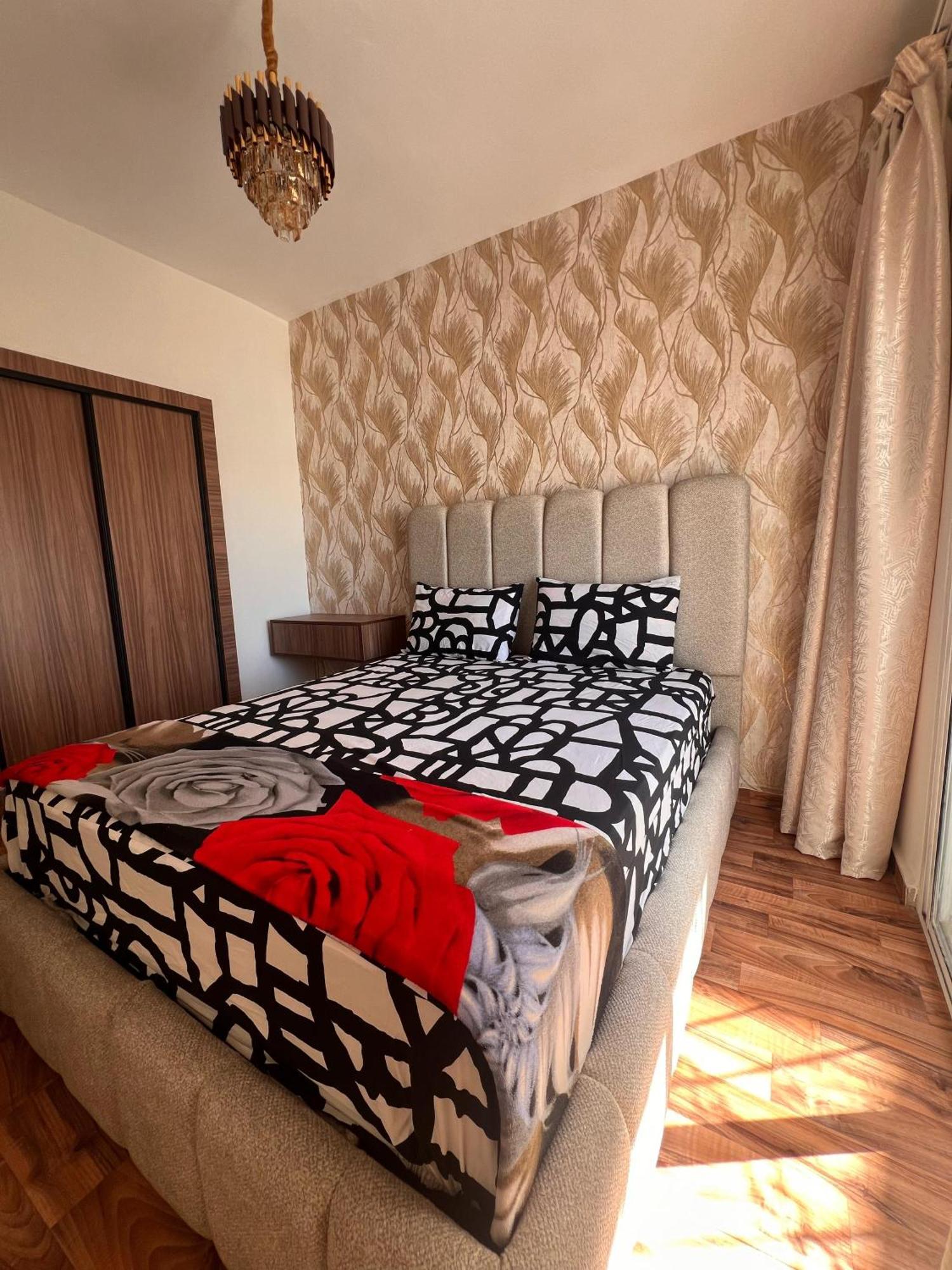 Sweet Apartment *