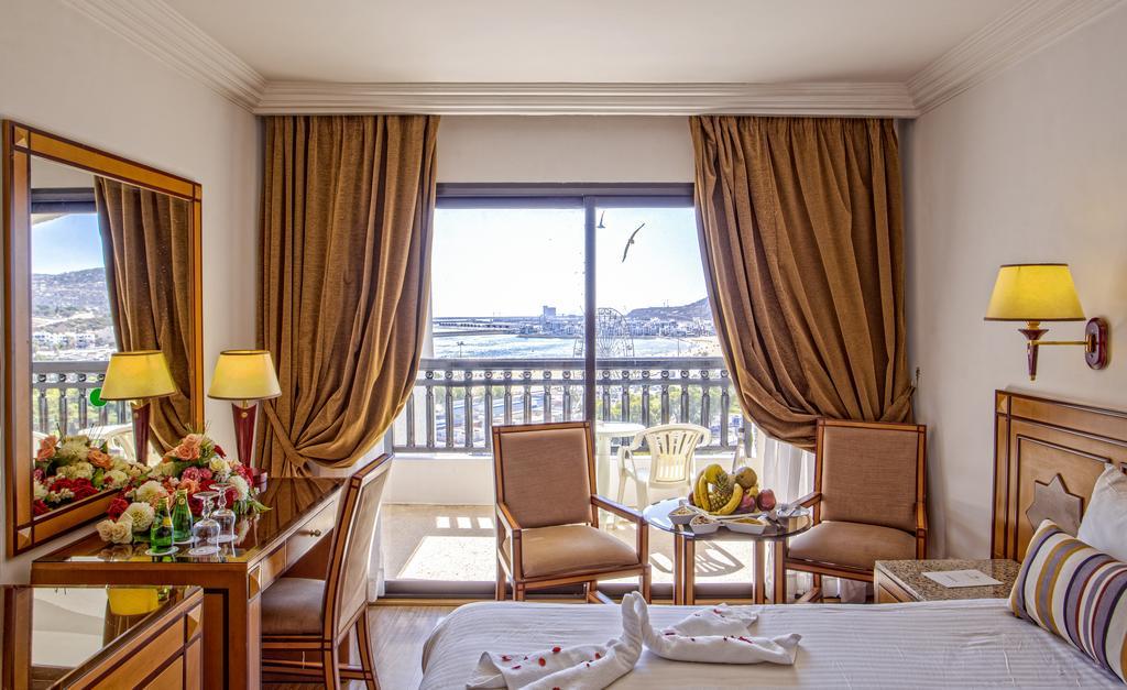 Hotel Royal Mirage 4*