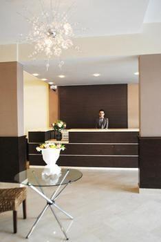 Hoteliere Fleurie 3*