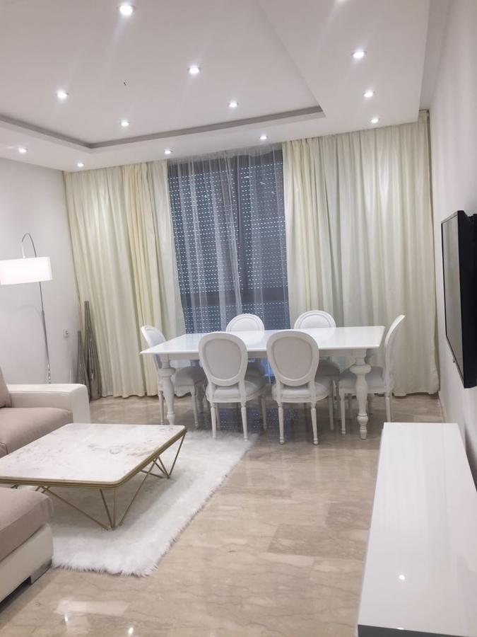 Bay Apartment *