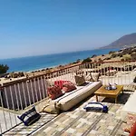 Beach House Moknari
