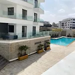 Cozy Appartement With Swimming Pool
