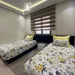 Fibre Optique, Propre, Calme, Equipe, Cameras De Surveillance, Climatisations Reversibles Pour Chauffer, Televisions, Parking, Parc, Agadir, 7 Personnes, Acces A Pieds Aux Magasins, Cafes Et Restaurants