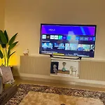Room In Charming Apartment Locally-Centred