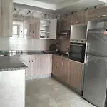 Appartement Tres Lumineux Et Tres Propre Spacieux