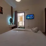 Charite Host Appartement , Wifi Et Parking Gratuit