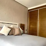 2 Bedrooms With Huge Terrace Access To The Pool