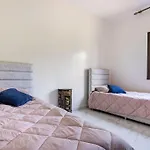 Appartement Chaleureux Et Calme, Parking, Jardin