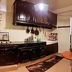 3Bdr Cozy Apartment In City Center