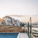 Seaside Hotel By Dfrost Almugar