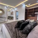 Villa Pergola Enormes Avec Piscine & Parking