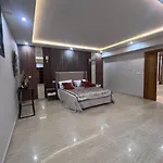 Villa Pergola Enormes Avec Piscine & Parking