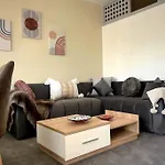 Cosy Calm Studio In The Hyper Center