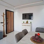 Cozy Quiet Apartment With Sea Views