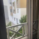 Cozy Apartment Near Anza Beach
