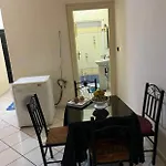 City Center Air-Conditioned Studio Well Equipped With 5G Wifi And Smart Tv