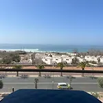 Apartment Facing The Sea