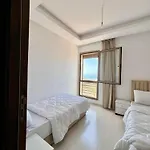 Apartment Facing The Sea