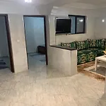 بيت هادئ وفي جانب شاطئ