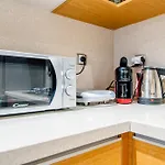 Luxury Seafront Apartment 102Sqm With Wi-Fi And Parking