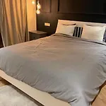 Chic Apartment Islan
