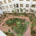 Quiet And Bright Apartment In Hay Mohammadi