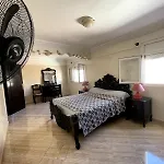 Sunny House, Southern Charm