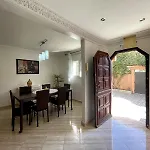 Sunny House, Southern Charm