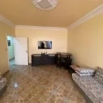 Private 2 Bedroom Traditional Apartment 10 Min Walk To Beach