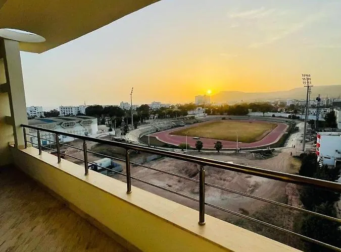 Very Nice Apartment Near The City Center & Beach