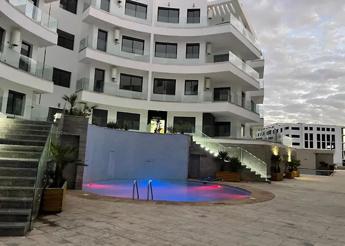 Cozy Appartement With Swimming Pool