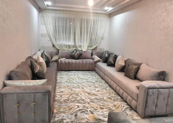 Appartement Tres Lumineux Et Tres Propre Spacieux
