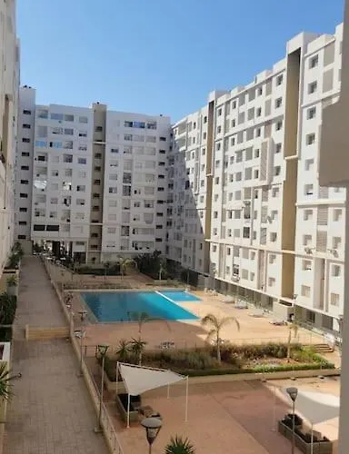 Appart Ensoleille Avec 2 Balcons Vu Piscine
