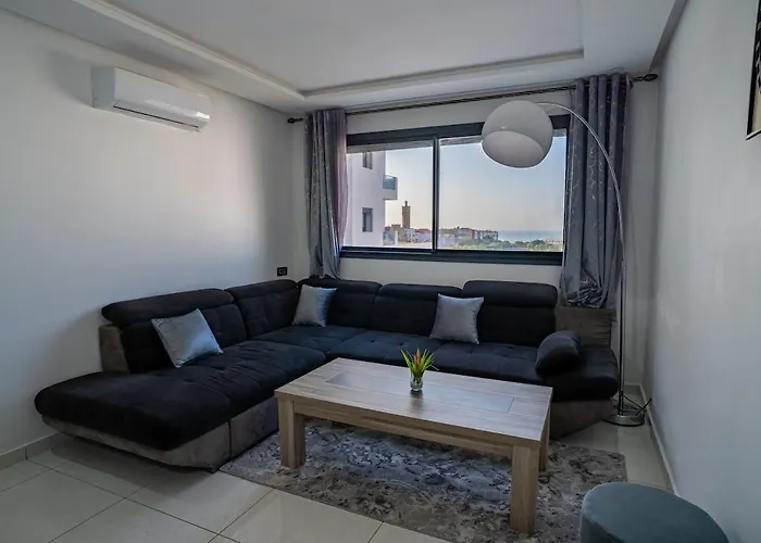 Cozy Quiet Apartment With Sea Views