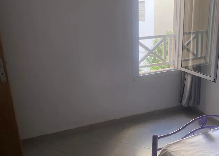 Cozy Apartment Near Anza Beach
