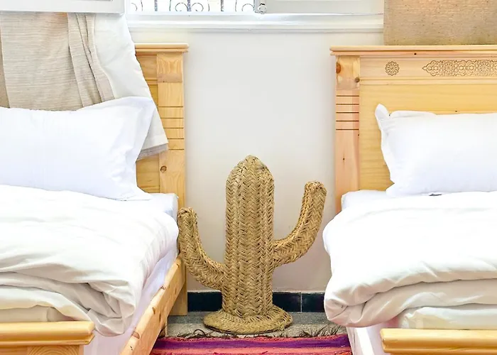 Single Bed - Cozy Dormitory - Surf Territory