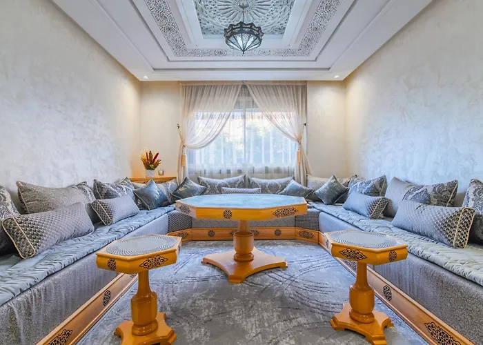 Luxury Seafront Apartment 102Sqm With Wi-Fi And Parking